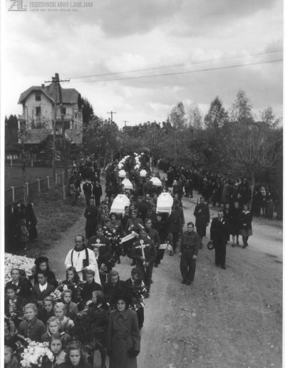 Fotografija s pogreba partizanov na Bledu leta 1945